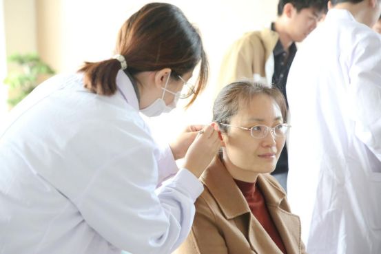 口腔医院健康科普游园会吸引市民打卡参与PG麻将胡了试玩科普趣玩两不误!烟台市(图3) 口腔医院健康科普游园会吸引市民打卡参与PG麻将胡了试玩科普趣玩两不误!烟台市(图3)